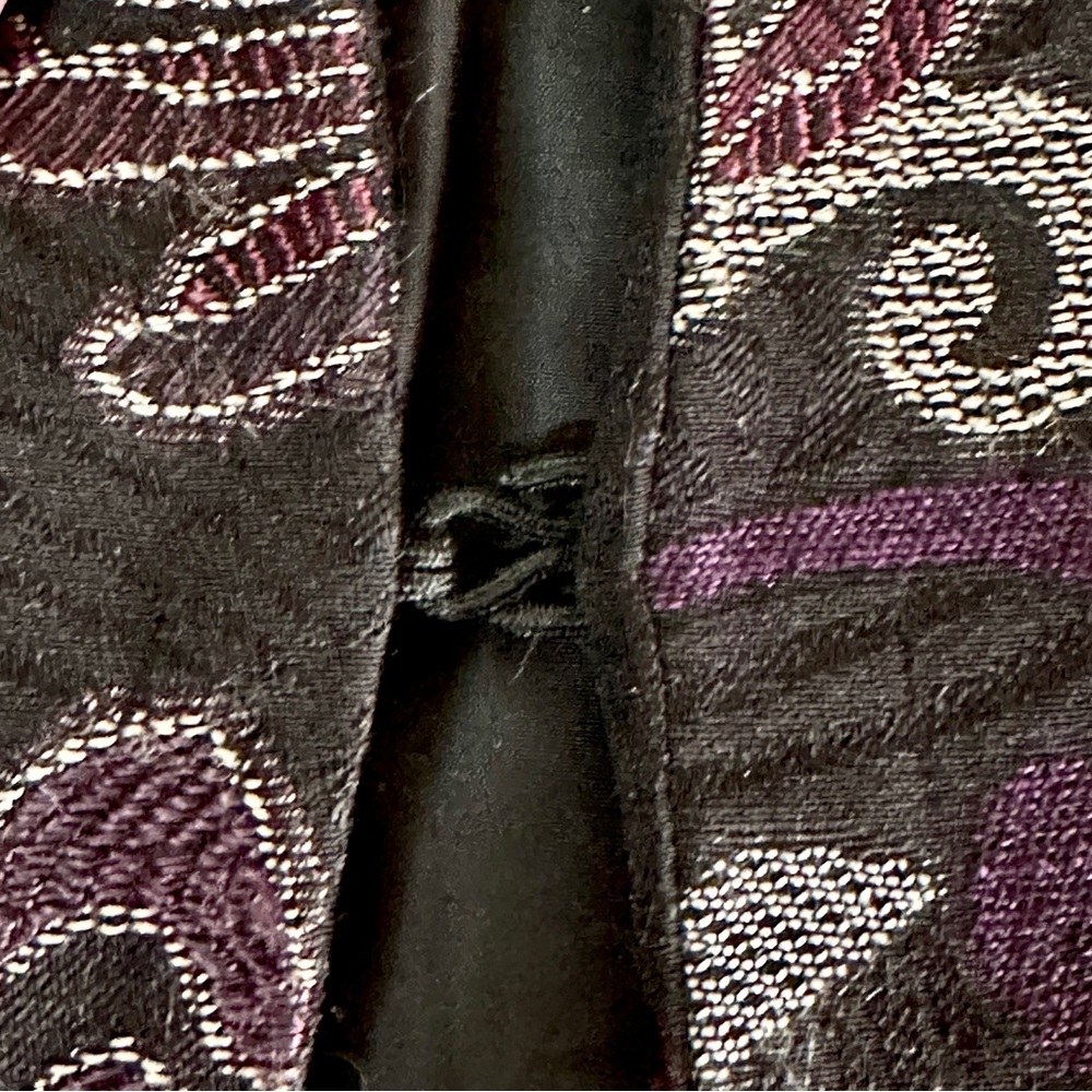 Chico’s Floral Jacquard Blazer Chicos size 1
8/10 Medium - Picture 5 of 11